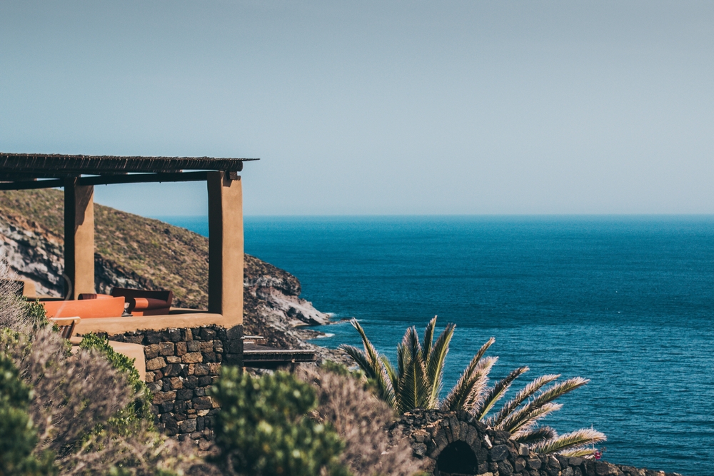 Enjoy,life,on,a,terrace,over,the,sea
